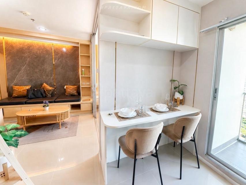 For Sale — Studio Condo at Lumpini Seaview JomtienStudio condo for sale at Lumpini Seaview Jomtien, located on a high floor with sea and city views. 3