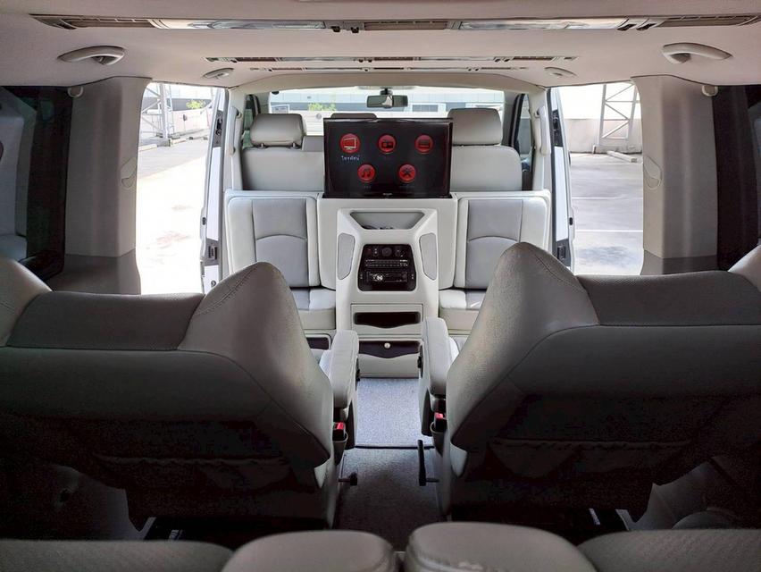 VOLKSWAGEN CARAVELLE 2.0 TDI ปี2014 สีขาว รถมือเดียวจากป้ายแดง  13