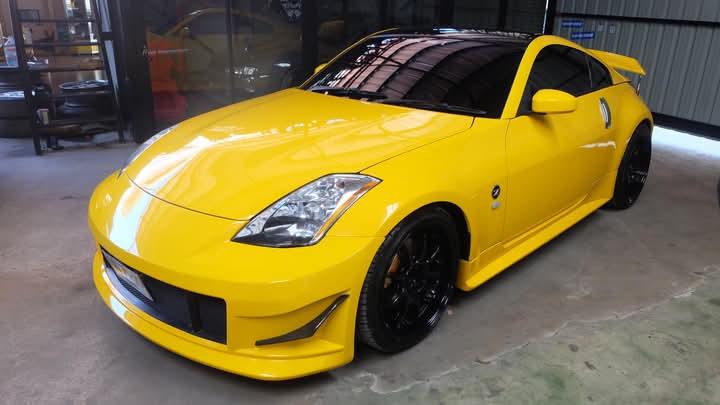 Nissan 350 Z สีเหลือง 4