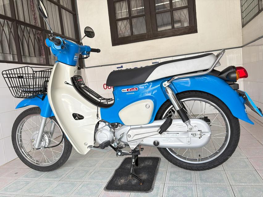 Super Cub โฉม2023 สภาพซื้อจอด รถมือเดียว เอกสารครบ ไม่เคยล้ม เครื่องเดิม ชุดสีไร้รอย จัดส่งได้ วิ่ง7000 ปลายปี66 7