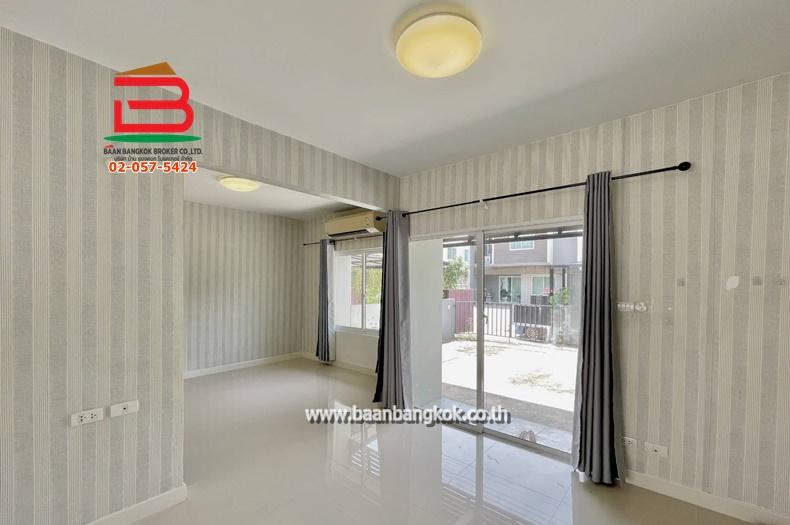 ทาวน์เฮาส์ อารียา เดอะคัลเลอร์ รังสิต คลอง4 เฟส 2 เนื้อที่ 20.4 ตรว. ถนนลำลูกกา ต.ลาดสวาย อ.ลำลูกกา จ.ปทุมธานี