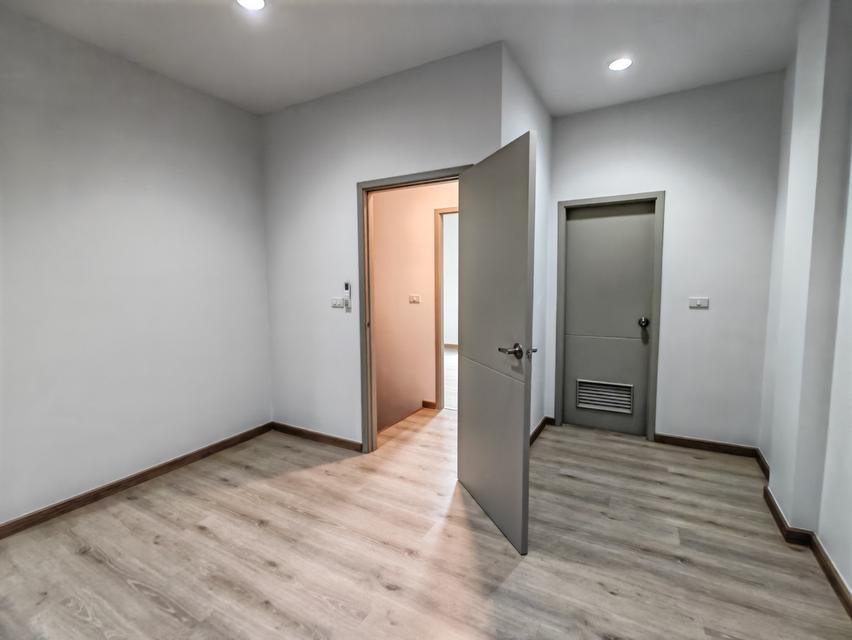 เช่าทาวน์โฮม 3 ชั้น ใกล้ BTS สายหยุด  Premium Place พหลโยธิน รามอินทรา 11