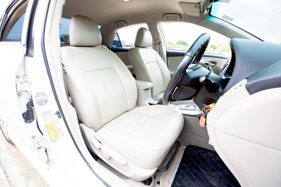 Toyota Altis 1.8G ปี 2011 เกียร์ออโต้ สีขาว สวยสภาพดี 13