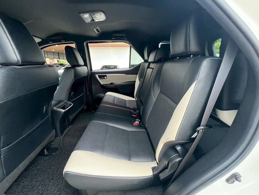  TOYOTA FORTUNER 2.8 LEGENDER BLACK TOP 4WD 2020   11