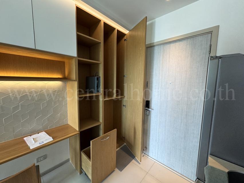 คอนโด ริทึ่ม สุขุมวิท 36-38 เฟอร์ครบ พร้อมอยู่ ใกล้ BTS ทองหล่อ 9