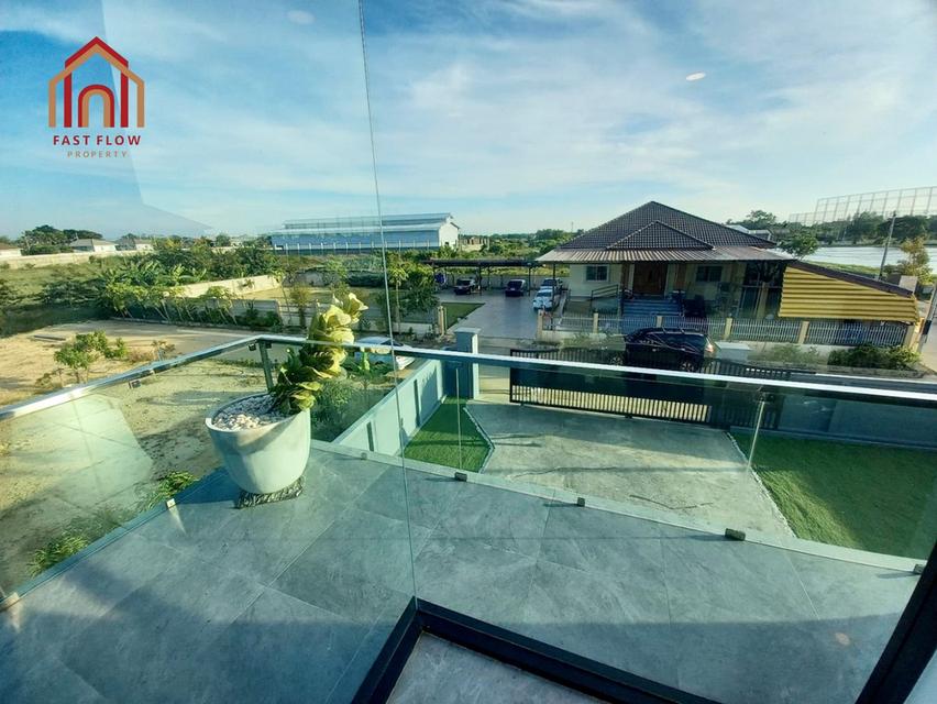 ขาย บ้านเดี่ยว ใกล้เซ็นทรัลนครปฐม ติดถนนสาธารณะ 2 ด้าน บ้านเลขที่สวย พร้อมอยู่ ไม่เคยพักอาศัย วัสดุอย่างดี ถนนยิงเป้าใต้ ซอยตรงข้าม สวนราชพฤกษ์เอราวัณ 15