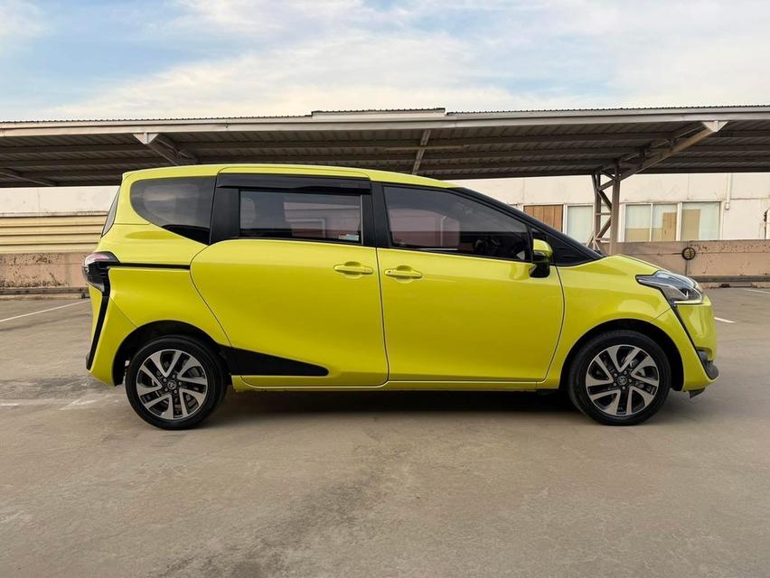 ขายด่วน Toyota Sienta 1.5V ปี 2020 รถยนต์มือ 2  5