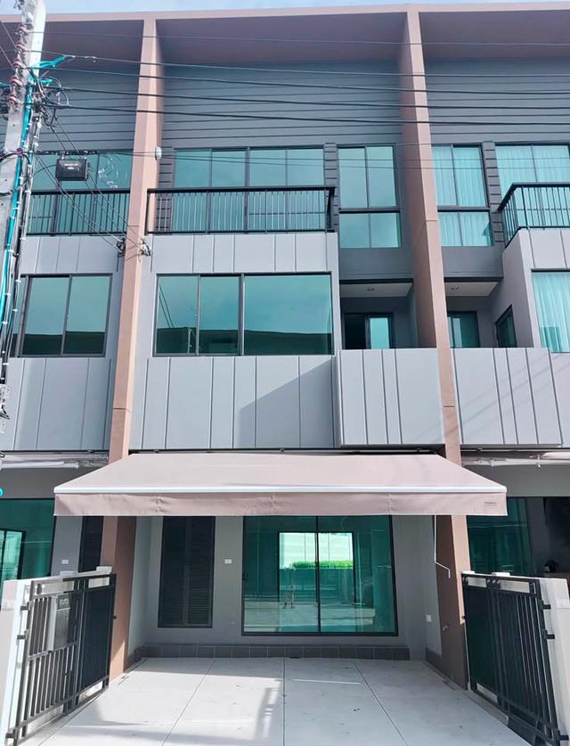 ให้เช่าทาวโฮม3ชั้น ใกล้จุดขึ้น-ลงทางด่วนรามอินทรา-อาจณรงค์ ย่านสายใหม บ้านกลางเมืองวัชรพล สุขาภิบาล 5 8