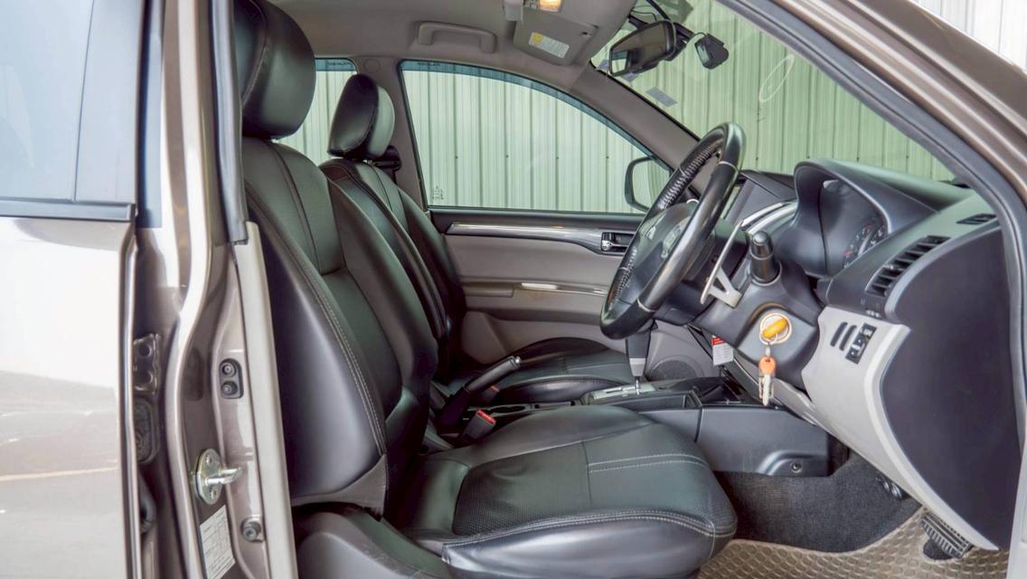 MITSUBISHI PAJERO SPORT 2.5 GT เกียร์AT ปี 2013 สีขาว โฉม ปี08-15 รูปที่ 9