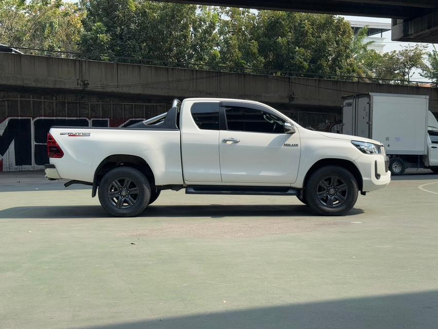 ขายรถ Toyota Revo 2.4 entry supper flex subpention ปี 2021 สีขาว เกียร์ธรรมดา 8