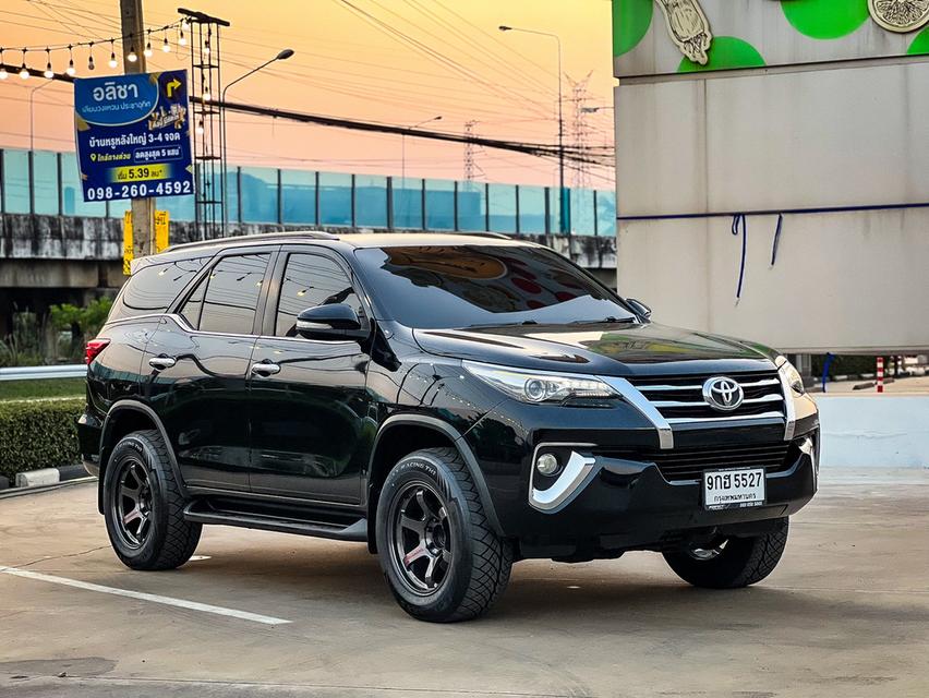 ขาย Toyota Fortuner 2.4V ปี17