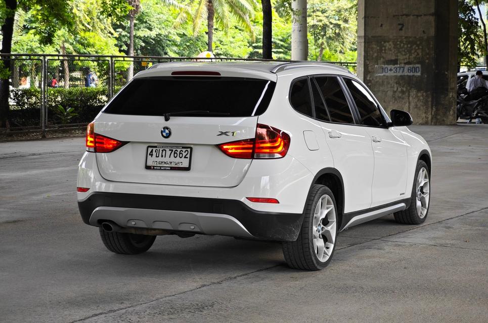 BMW X1 sDrive18i XLINE E84 ปี 2015 4