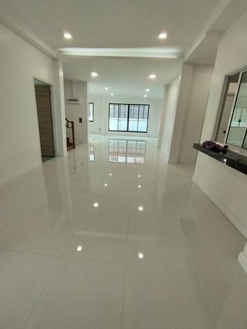 บ้านเดี่ยว 2 ชั้น หมู่บ้าน สินทรัพย์นคร พุทธมณฑลสาย 2 เขตบางแค กรุงเทพฯ รีโนเวทใหม่ทั้งหลัง ดีไซน์โมเดิร์น 8