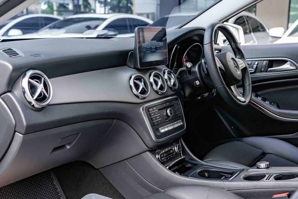 (แจ้งรหัสรถ NP7091) 🔥 MERCEDES-BENZ GLA200 URBAN FACELIFT ปี 2018 รูปที่ 11