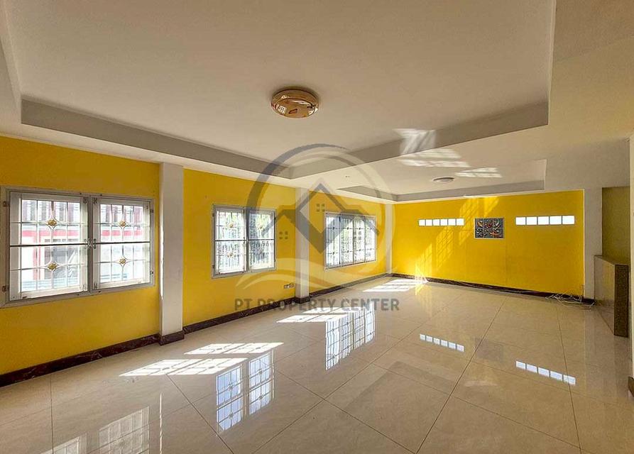 โครงการลลิล กรีนวิลล์ รามอินทรา-วัชรพล บ้านเดี่ยว 2 ชั้น ซอยสุขาภิบาล 5 ซอย 72 ราคาพิเศษ ขายต่ำกว่าราคาประเมินธนาคาร เปิดกว้างสำหรับเจรจา พร้อมพิจารณา 4