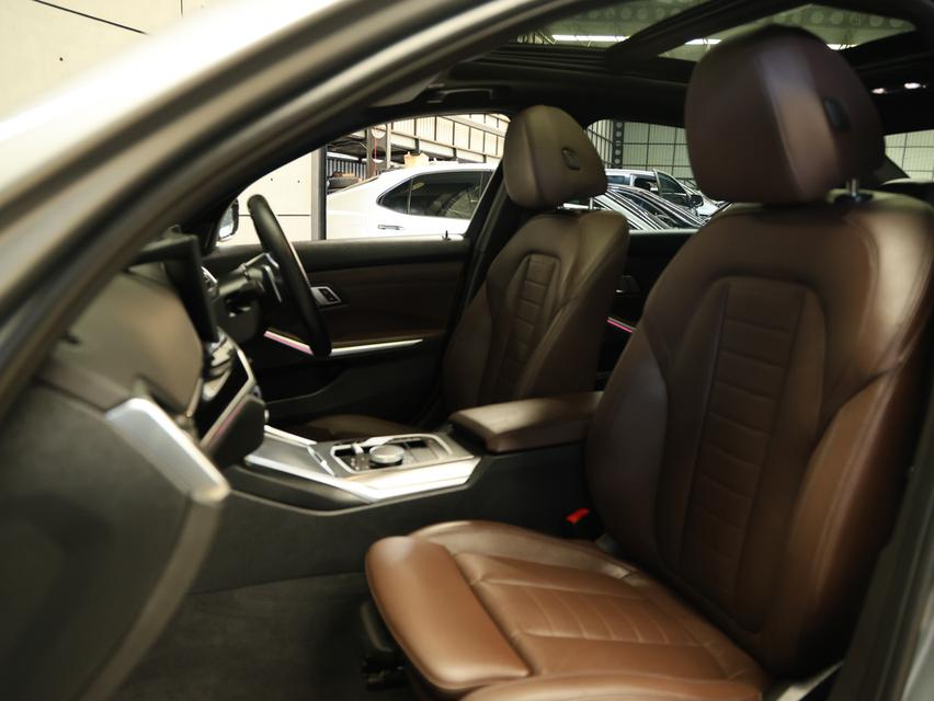 2023 BMW 330Li 2.0 G28 (ปี 21-26) M Sport Sedan AT B2788 รูปที่ 17