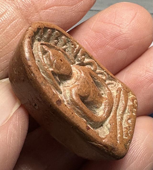 พระกำแพงซุ้มกอ พิมพ์ใหญ่ รูปที่ 3