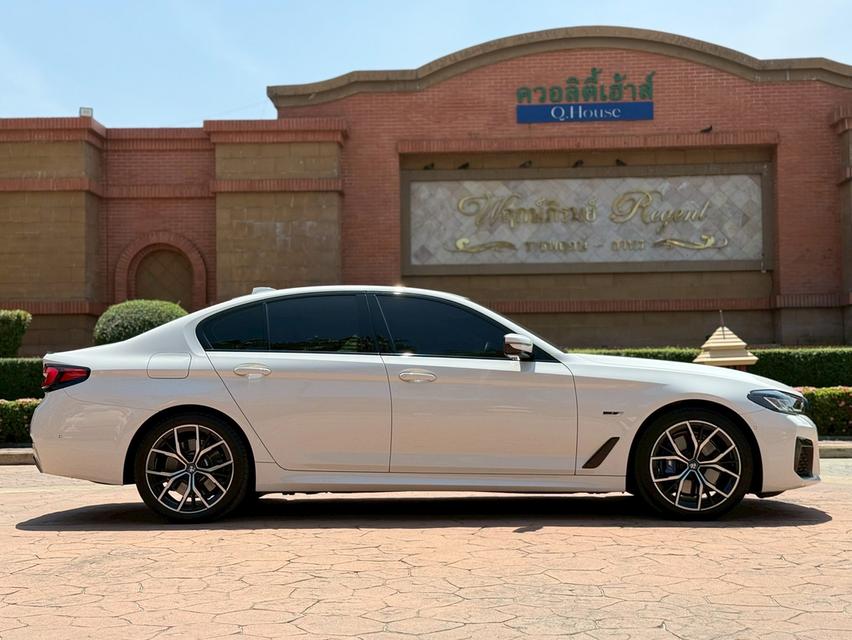 รหัสรถ PJP5665 2023 BMW 530e M-SPORT รูปที่ 5