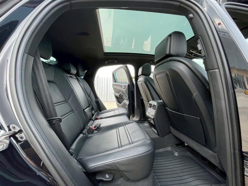 Porsche Cayenne E-Hybrid Coupe 2022Mileage 59,000 Km. รูปที่ 11