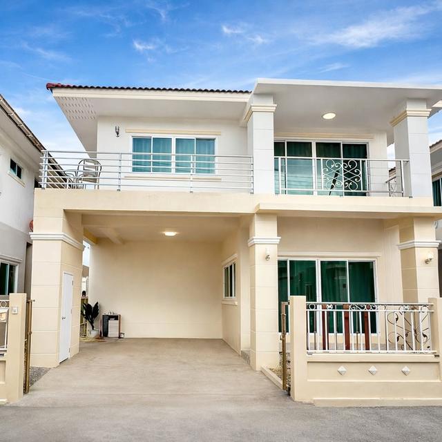 ให้เช่าบ้านเดี่ยวสองชั้น 3 ห้องนอน 3 ห้องน้ำ 1 ห้องครัว 2 ที่จอดรถ ขนาดที่ดิน 41 ตรว. พื้นที่ใชเสอย 190 ตรม. ราคา 20,000 บาท / เดือน ****อน 1