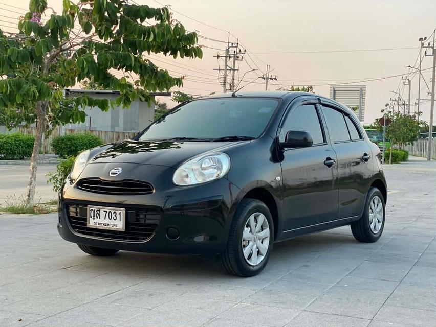 Nissan March 1.2 เกียร์ธรรมดา 2011