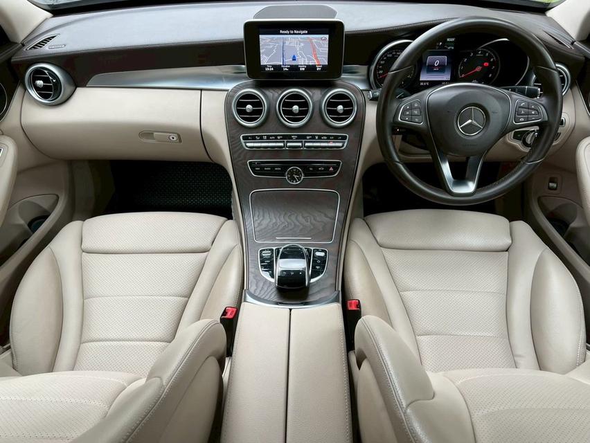 Mercedes-Benz C350e Exclusive Sedan 7