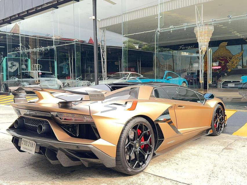 Lamborghini Aventador SVJ Roadster ปี 2021