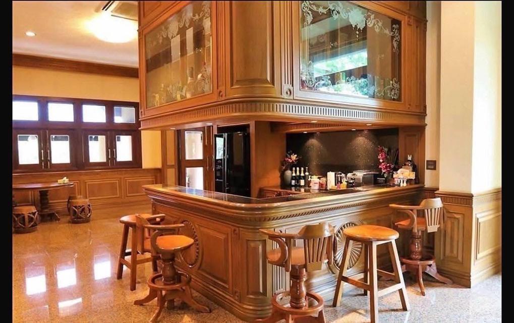Luxury home For Sale A luxurious mansion in downtown Sriracha. 12