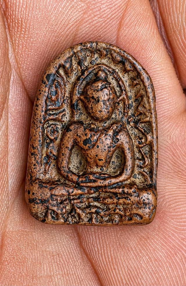 พระซุ้มกอ พิมพ์ใหญ่ กรุวัดบรมธาตุ กำแพงเพชร