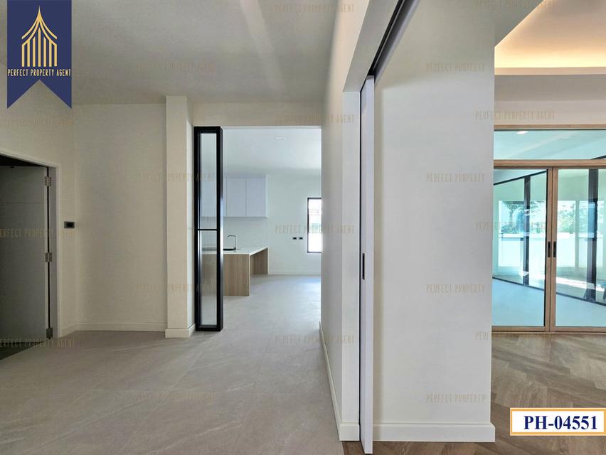 ขายบ้านเดี่ยวหลังใหญ่ เมืองเอก รังสิต จอดรถได้ 8 คัน เหมาะทำโฮมออฟฟิศ ทำเลศักยภาพ รีโนเวทใหม่ทั้งหลัง 4