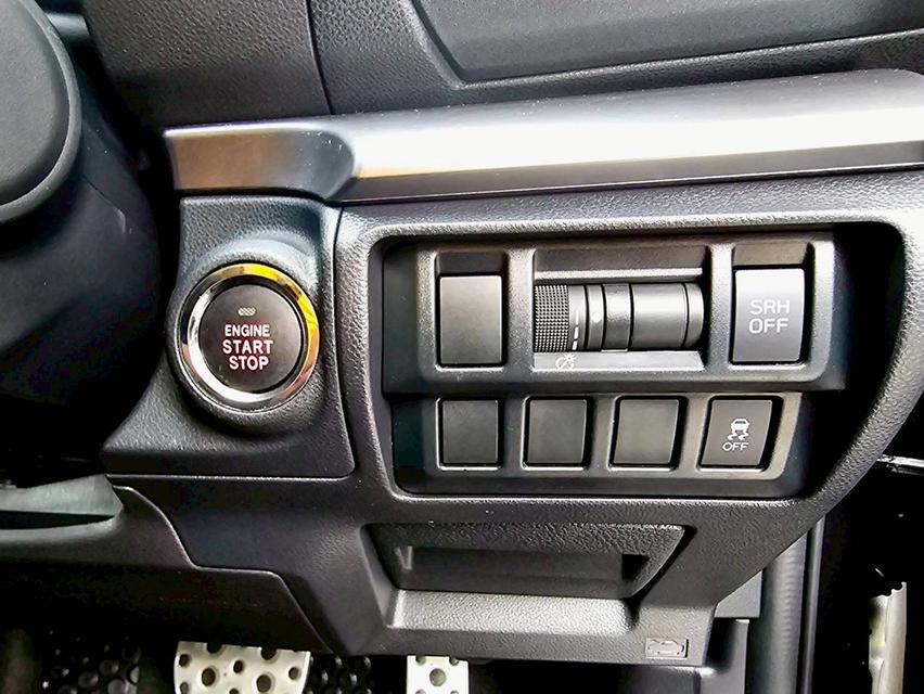 รหัสรถ SEZ1939 Subaru XV 2.0 I-P Minor Change เกียร์ ออโต้ เบนซิน สี เทา ปี 2018 17
