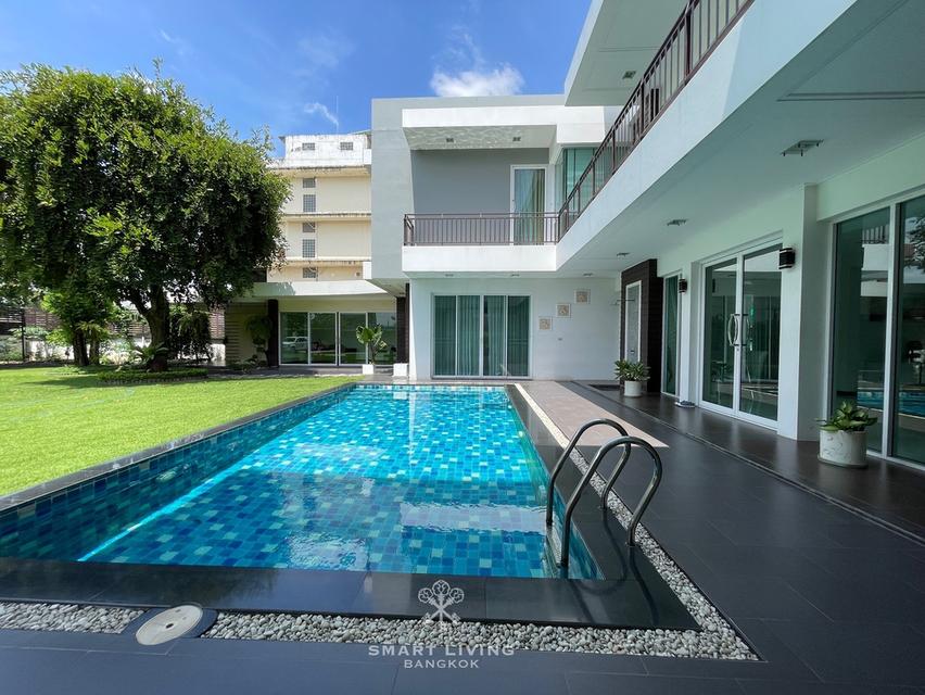 บ้านหรู เลือกอยู่เองหรือปล่อยเช่ารับรายได้ทันที สัญญาถึงสิ้นปี 2569 พร้อมสระว่ายน้ำส่วนตัว พื้นที่ขนาดใหญ่ ใกล้แฟชั่นไอส์แลนด์ 3