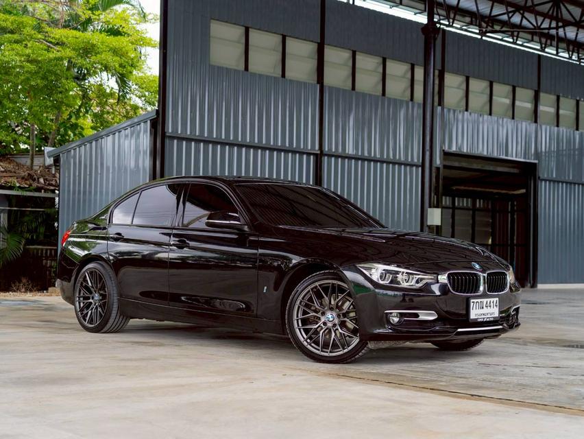 BMW 330e 2.0 Sport ปีจด 18 7