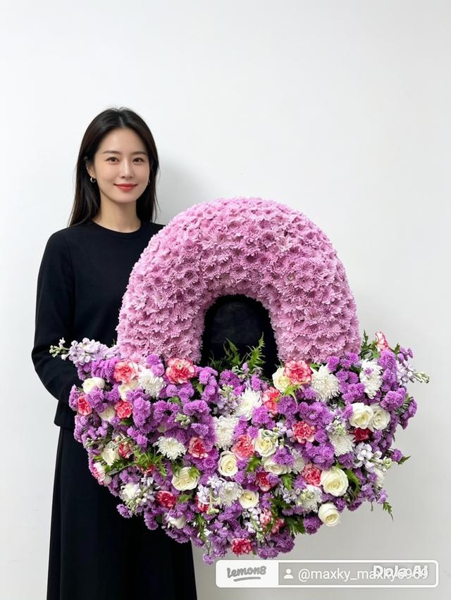 พวงหรีดกระดาน ไว้อาลัยผู้วายชนม์ครั้งสุดท้าย ส่งวัดหัวลำโพง