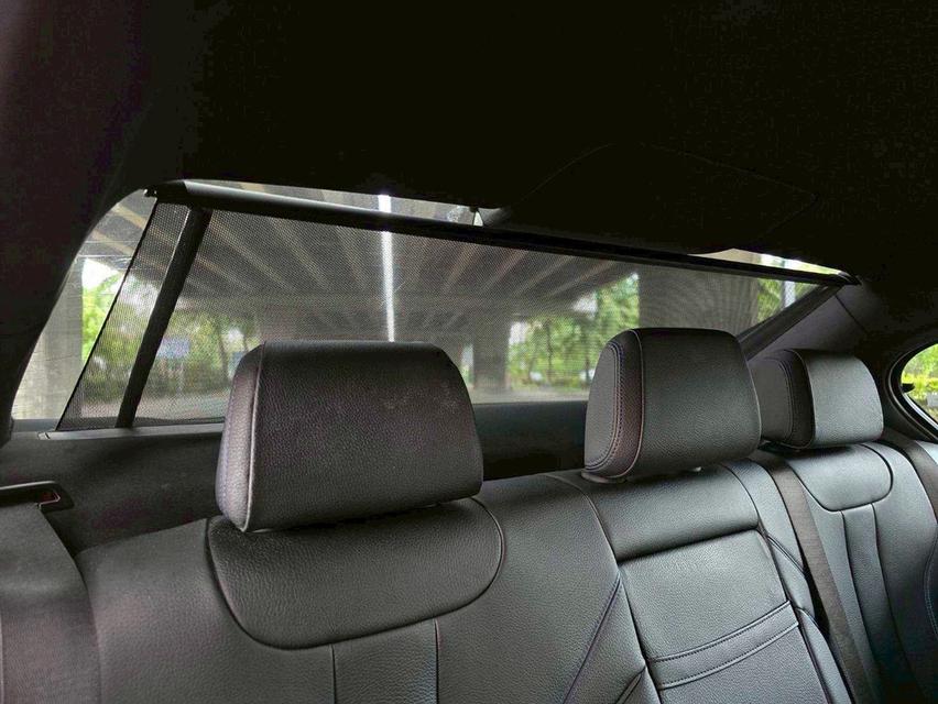 รหัสรถ WMT53 BMW 520d M Sport LCI G30 ปี 2023 16