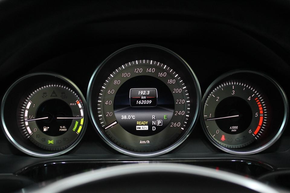 รหัสรถ JRS6222 Benz E300 Bluetec hybrid 2015 11