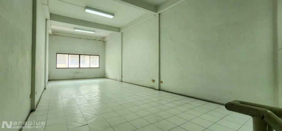 . 69030150 : ขายอาคารพาณิชย์ 5 ชั้น พร้อมต่อเติมดาดฟ้า บนที่ดินรวม 24.7 ตร.ว. ย่านวังบูรพา ใกล้ Mega Plaza และ ดิโอสยาม พลาซ่า อยู่ในทำเลธุรกิจ การค้า 16