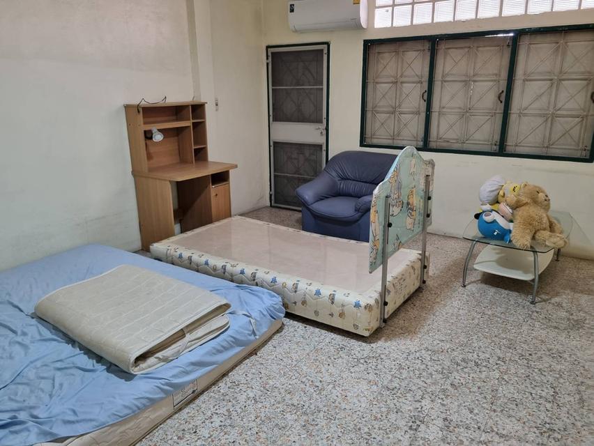 ขายทาวเฮาส์ 2 ชั้น ต่อเติม 3 ชั้น ด้านหน้าต่อเติมทำร้านค้าธงฟ้าประชารัฐ 8