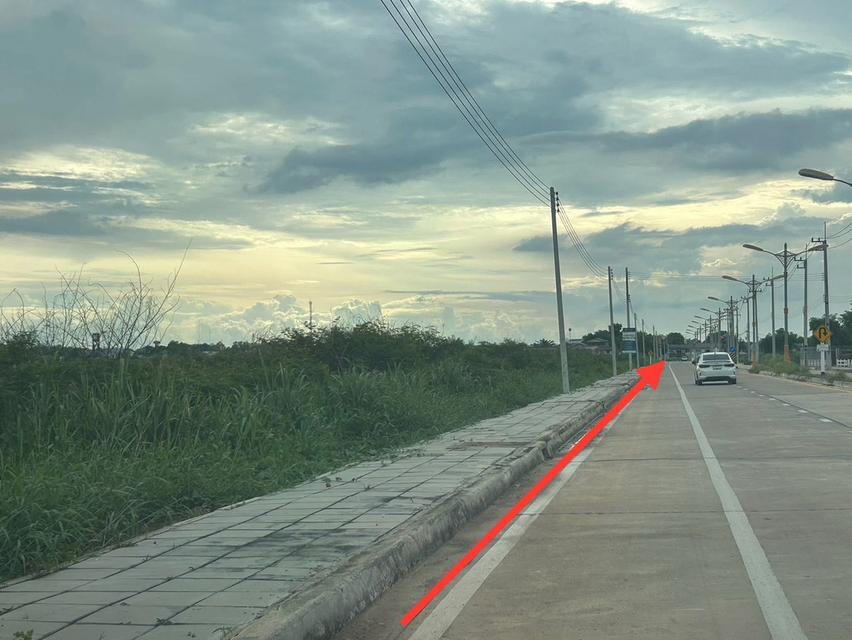 ที่ดินแบ่งขาย3แปลงสุดท้าย ในตัว จ.ปราจีนบุรี ต จะมี 2ไร่ 2ไร่ และ 3 ไร่ อยู่ด้านหลังขนส่งจังหวัดปราจีนบุรี เจ้าของขายเอง ไร่ละ 4.4ล้าน ราคาต่ารองได้ 2