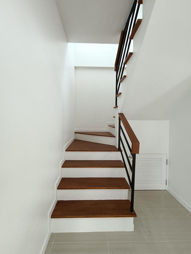 บ้านแฝดลำลูกกาคลอง 3 หมู่บ้านวราภิรมย์ 2 นัดชมบ้าน 085-318-6868 คุณวา 13