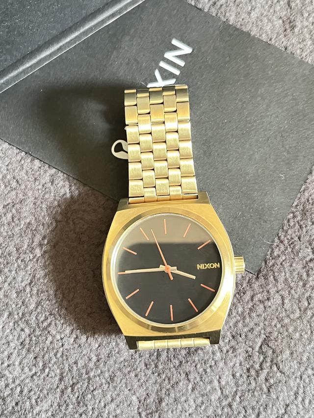 นาฬิกาข้อมือ ยี่ห้อ NIXON รูปที่ 2