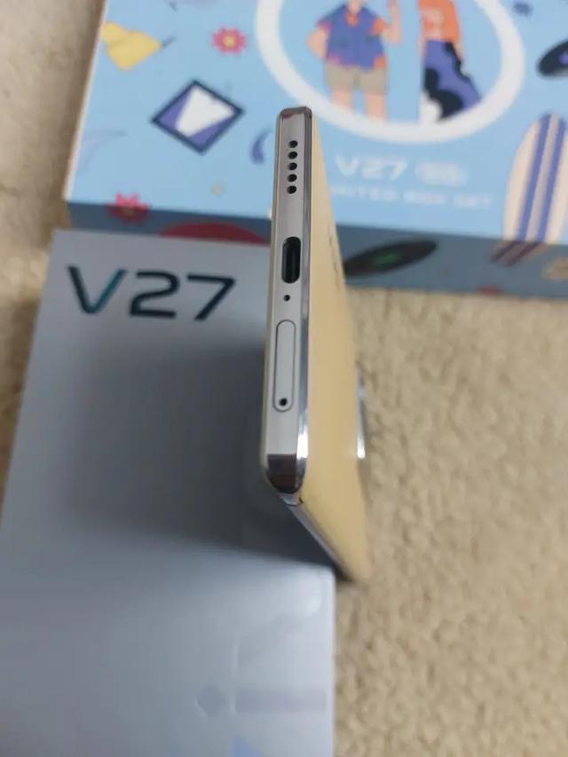 ส่งต่อสภาพดี Vivo V27 3