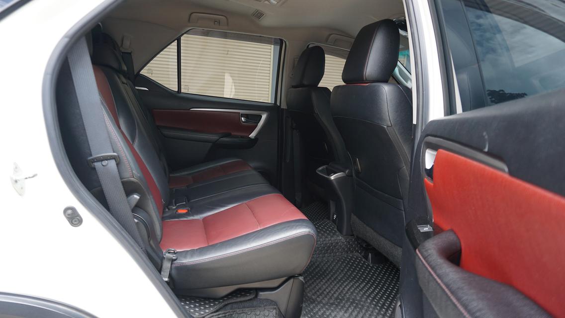 Toyota fortuner TRD Sportivo 2016 รูปที่ 16