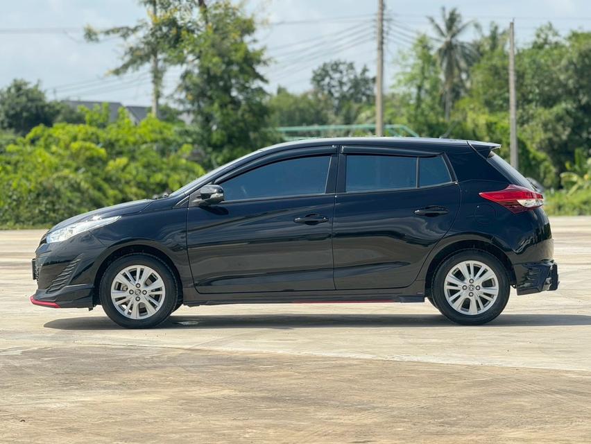 TOYOTA  YARIS  1.2 E  Y 2019  HACTHBACK สีดำ 9