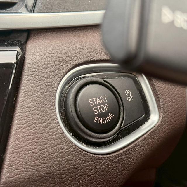 รหัสรถ 12AT3588 BMW X1 2.0 sDrive18d xLine | ปี : 2017 11