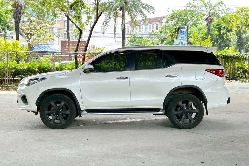💥 รถมือสอง ราคาสุดจิ๊ด มีคนจองทุกวัน! 🚗 Toyota Fortuner 2.8 TRD Sportivo 2WD AT ปี 2018 รูปที่ 9