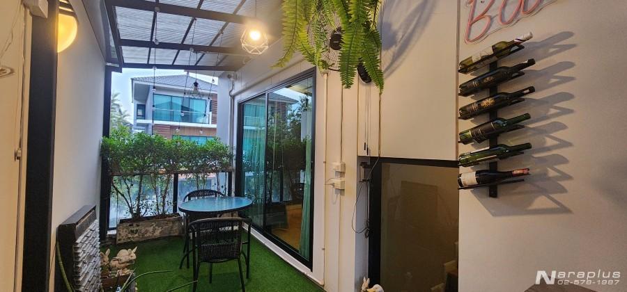 69100608 : ขายบ้านแฝดหรู 3 ชั้น บิวท์ทั้งหลัง ตกแต่งเหมือนบ้านตัวอย่าง ขนาด  42 ตารางวา โครงการศุภาลัย เอสเซ้นส์ ลาดพร้าว 107 16