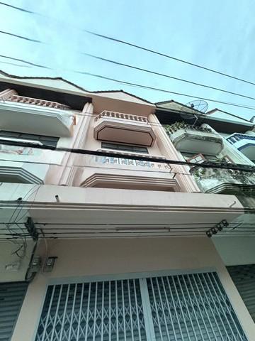 อาคารพาณิชย์ 4ชั้น ให้เช่าถนน เสรีไทย รามอินทรา ติดกับหมู่บ้านอารียา 1