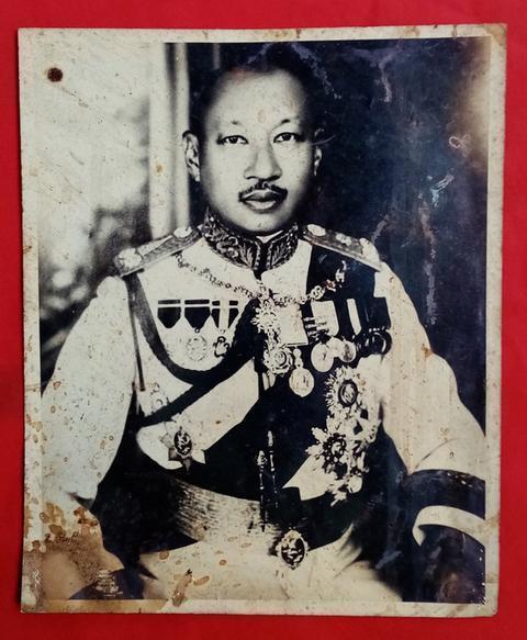 ภาพถ่ายเก่า กรมพระกำแพงเพชรอัครโยธิน (พระราชโอรสในรัชกาลที่ 5) ขนาด 8.2x10 นิ้ว รูปย่อยที่ 2