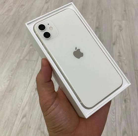iphone 11 สีขาว 2